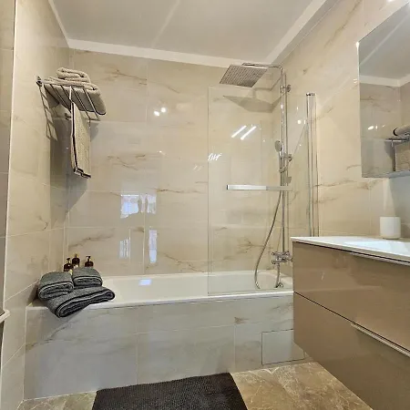 Appartamento Superbe 2 Pieces 70m Parking Prive Climatisation *